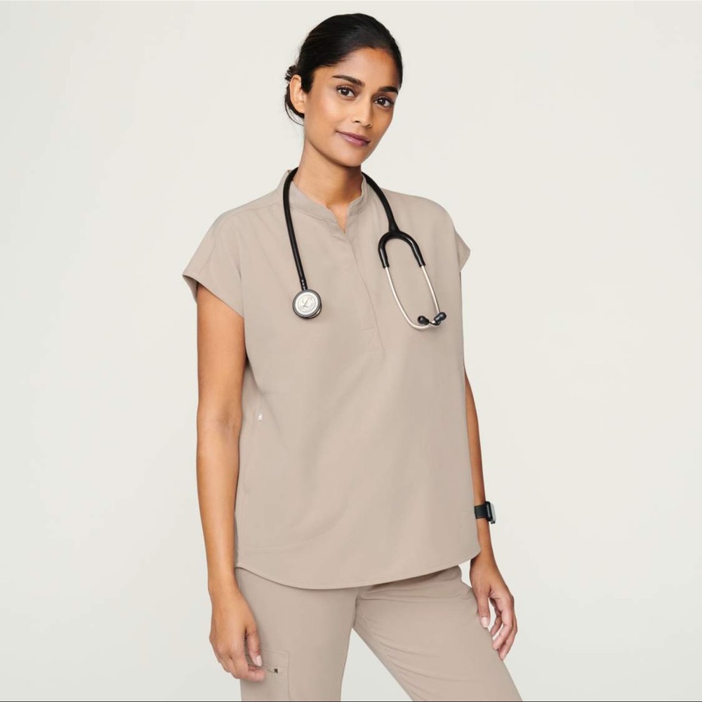 NWT FIGS Rafaela Scrub Top XS Boulder 2021